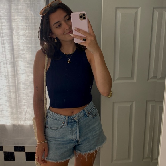 Meet your Posher, Erika - Picture 1 of 1